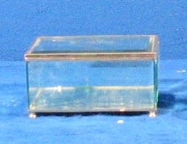 Doosje van geslepen glas (W106)
