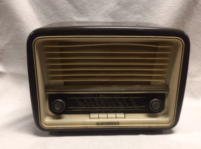 Radio (R357)