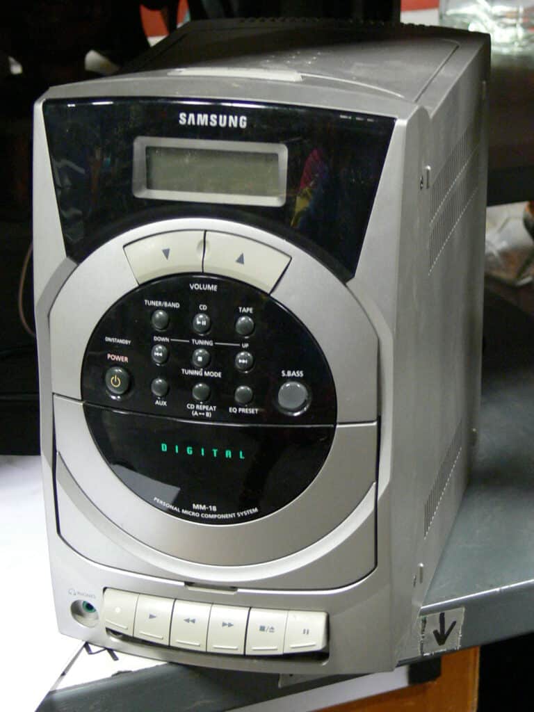 Stereoset met twee boxen (R250)